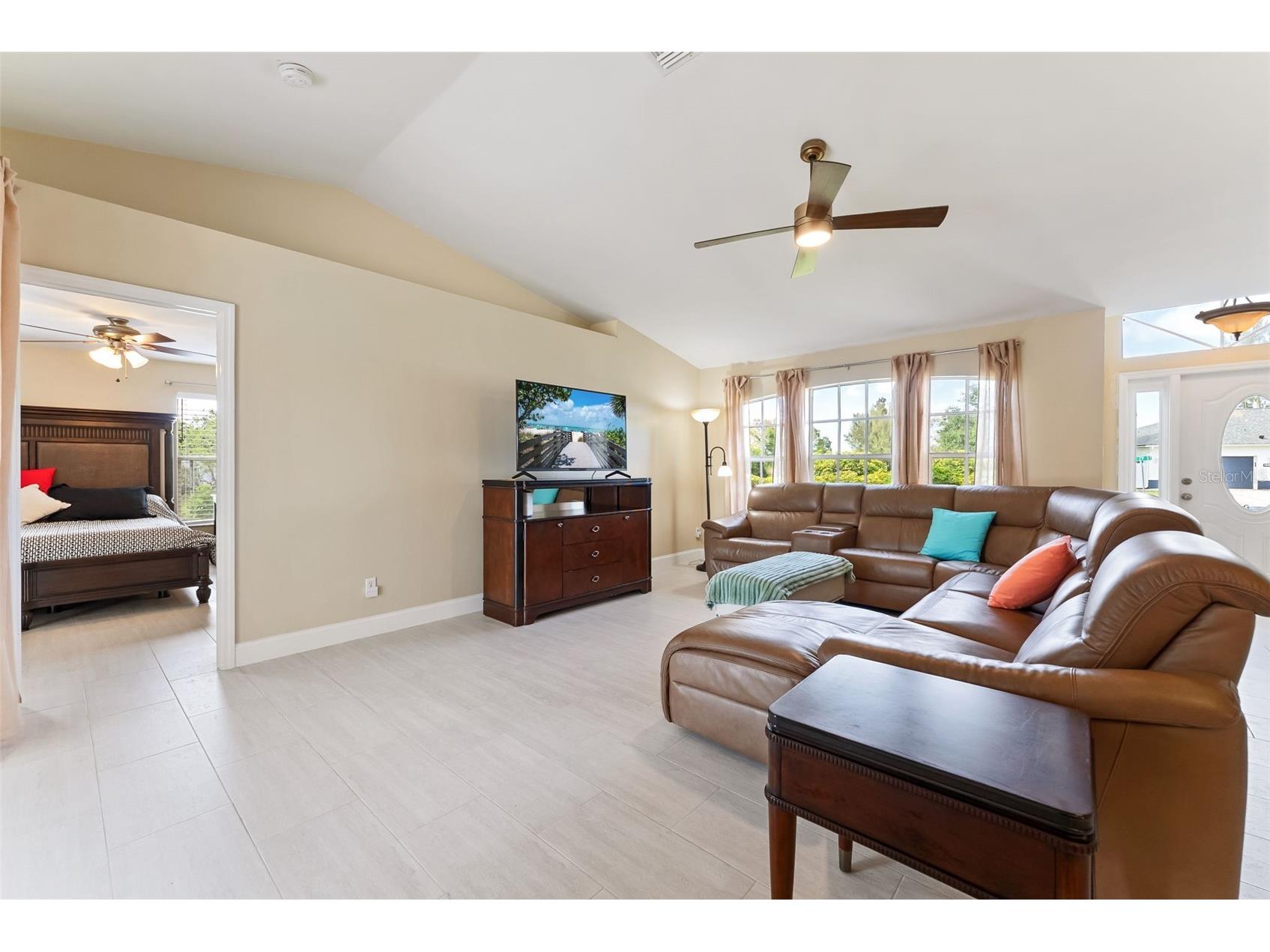 1127 SW 29th Street Cape Coral FL 33914 A4699369 image5
