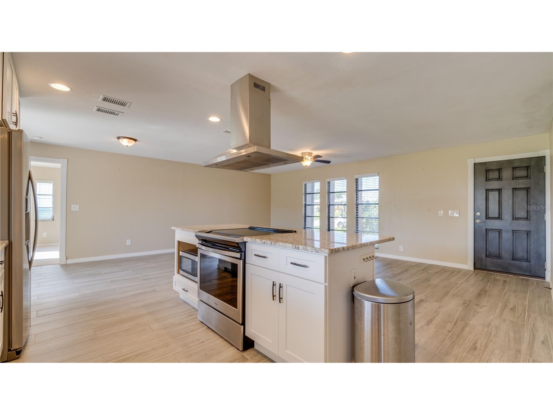 1128 SE 29th Terrace Cape Coral FL 33904 C7522800 image4