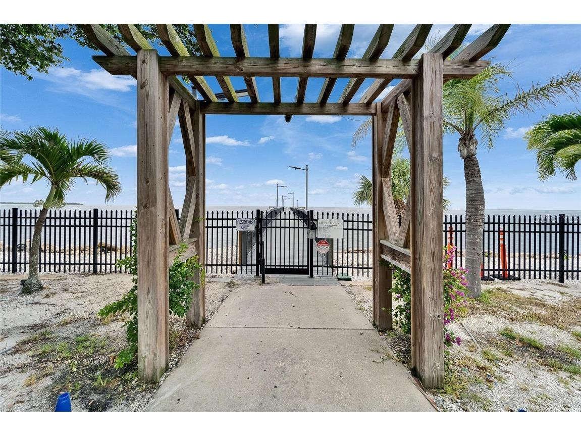 1128 Seagrape Drive Ruskin FL 33570 TB8450820 image98