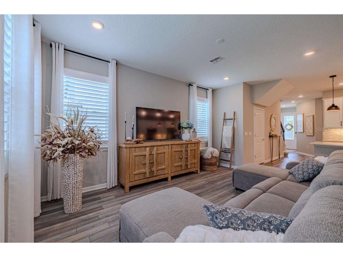 11282 Beach Walk Way NE Saint Petersburg FL 33716 TB8432404 image3