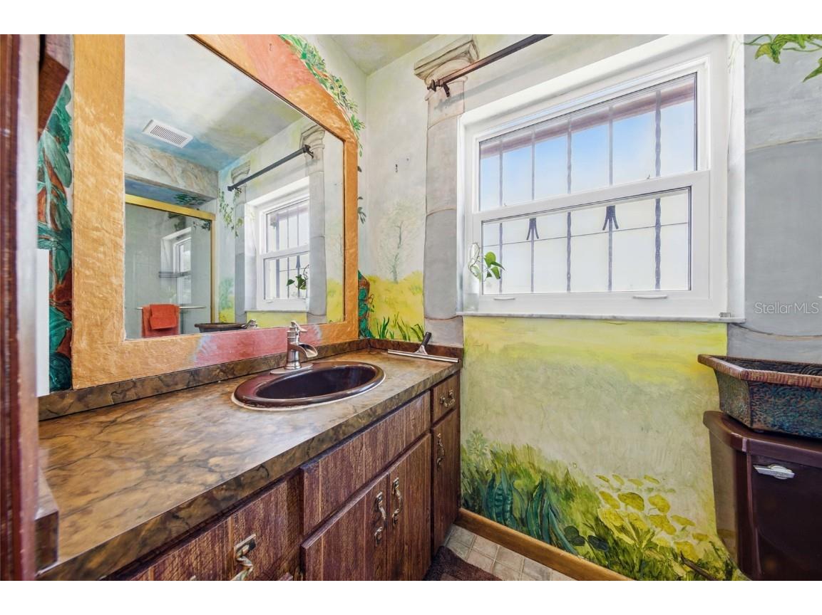 11285 8th Street E Treasure Island FL 33706 - BOCA CIEGA BAY TB8389581 image36