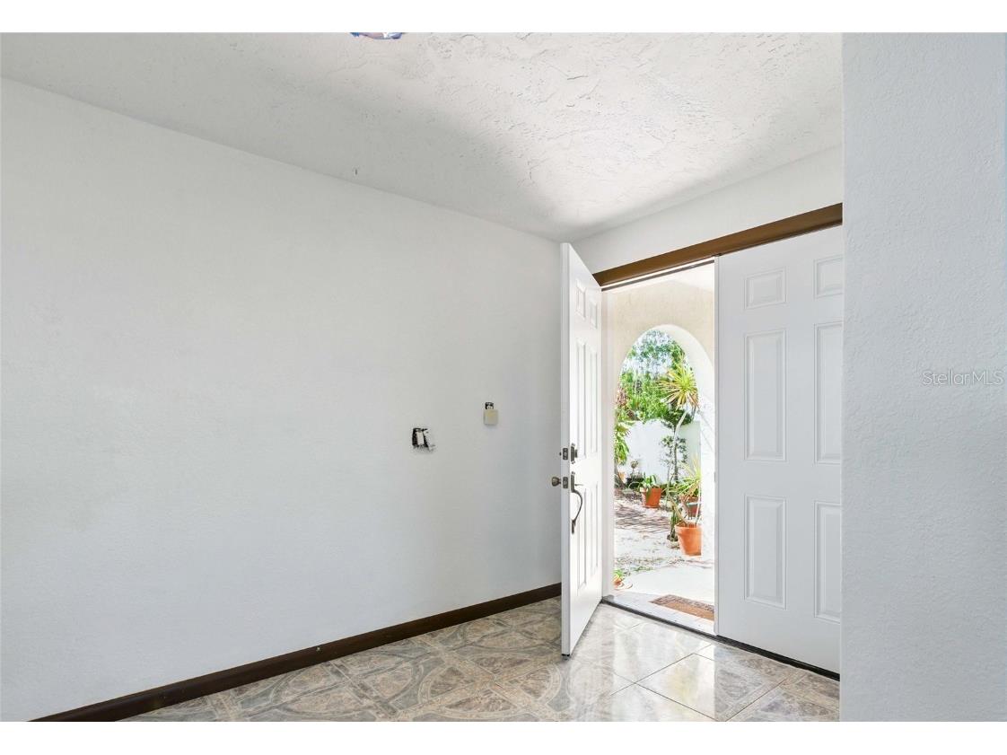 11285 8th Street E Treasure Island FL 33706 - BOCA CIEGA BAY TB8389581 image5