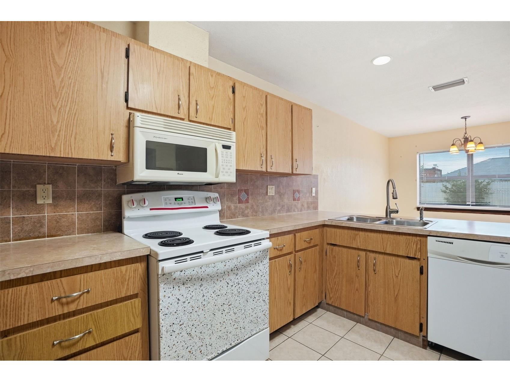11286 Roland Street Spring Hill FL 34609 W7885763 image16