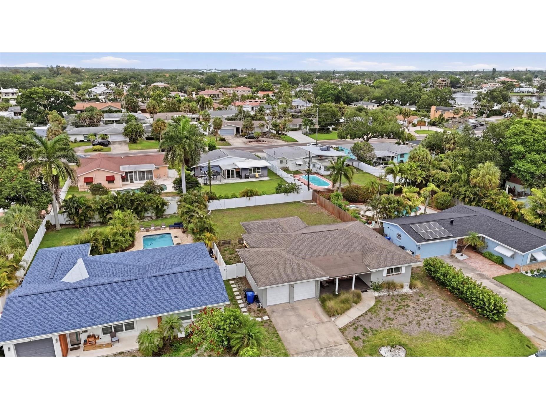 1129 39th Avenue NE Saint Petersburg FL 33703 TB8468900 image44