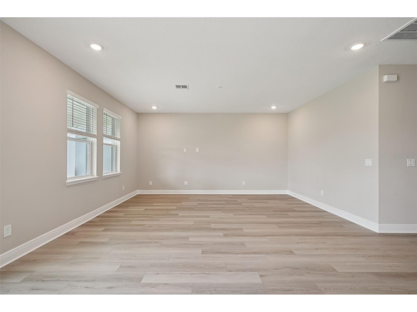 1129 British Circle Daytona Beach FL 32124 TB8479722 image11