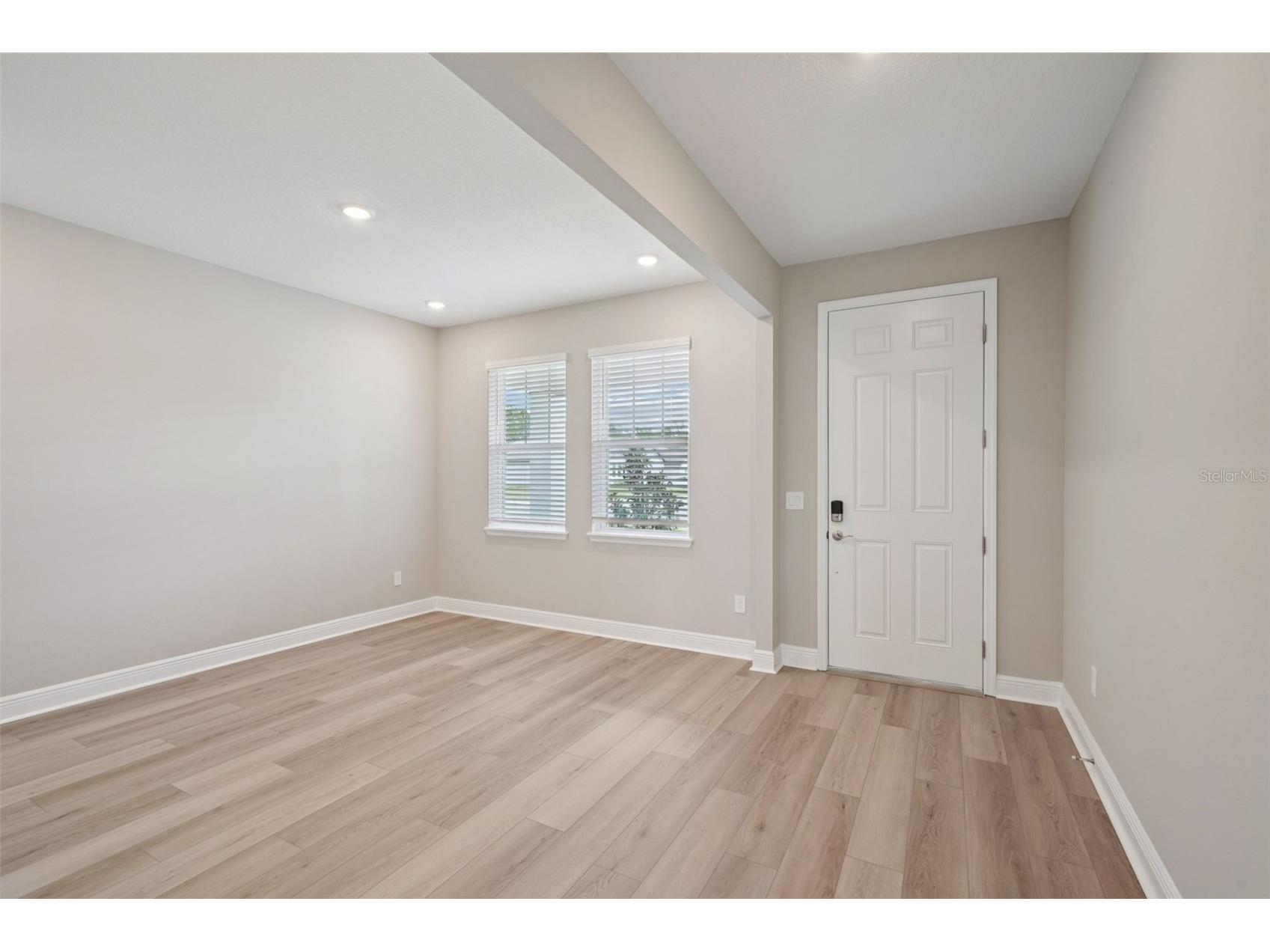 1129 British Circle Daytona Beach FL 32124 TB8479722 image7