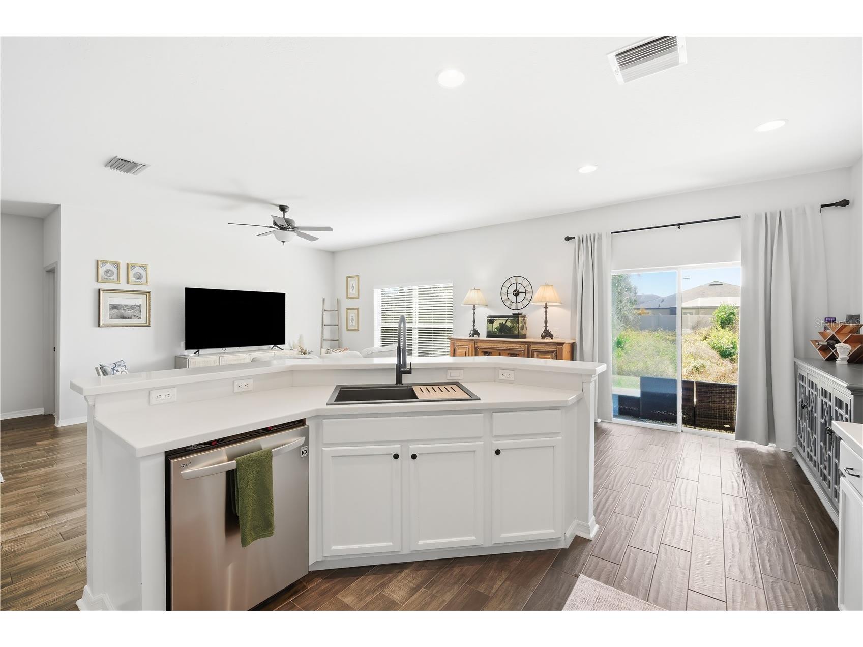 1129 Emerald Hill Way Valrico FL 33594 TB8472148 image10