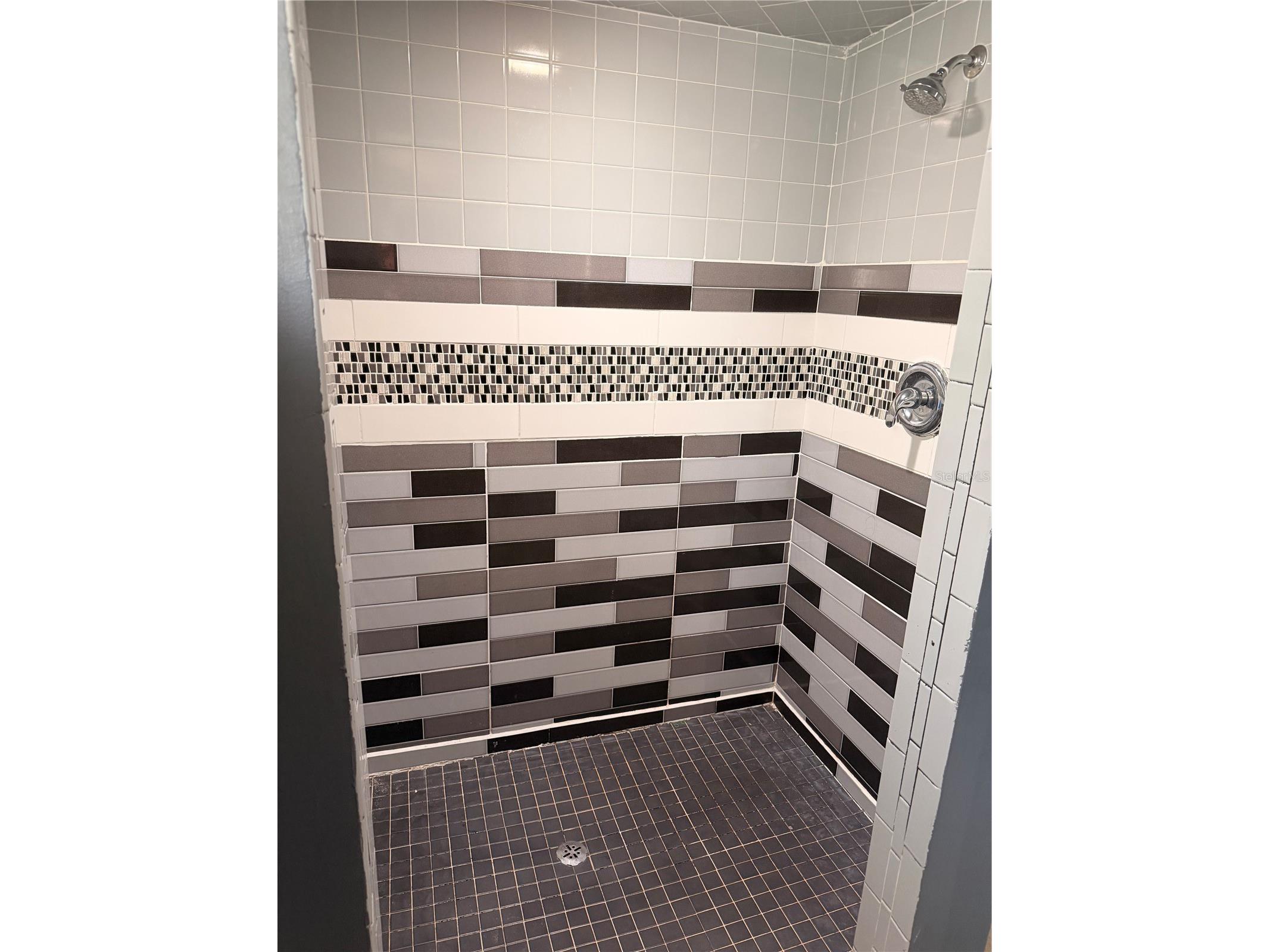 1129 Holly Avenue Daytona Beach FL 32117 O6386401 image7