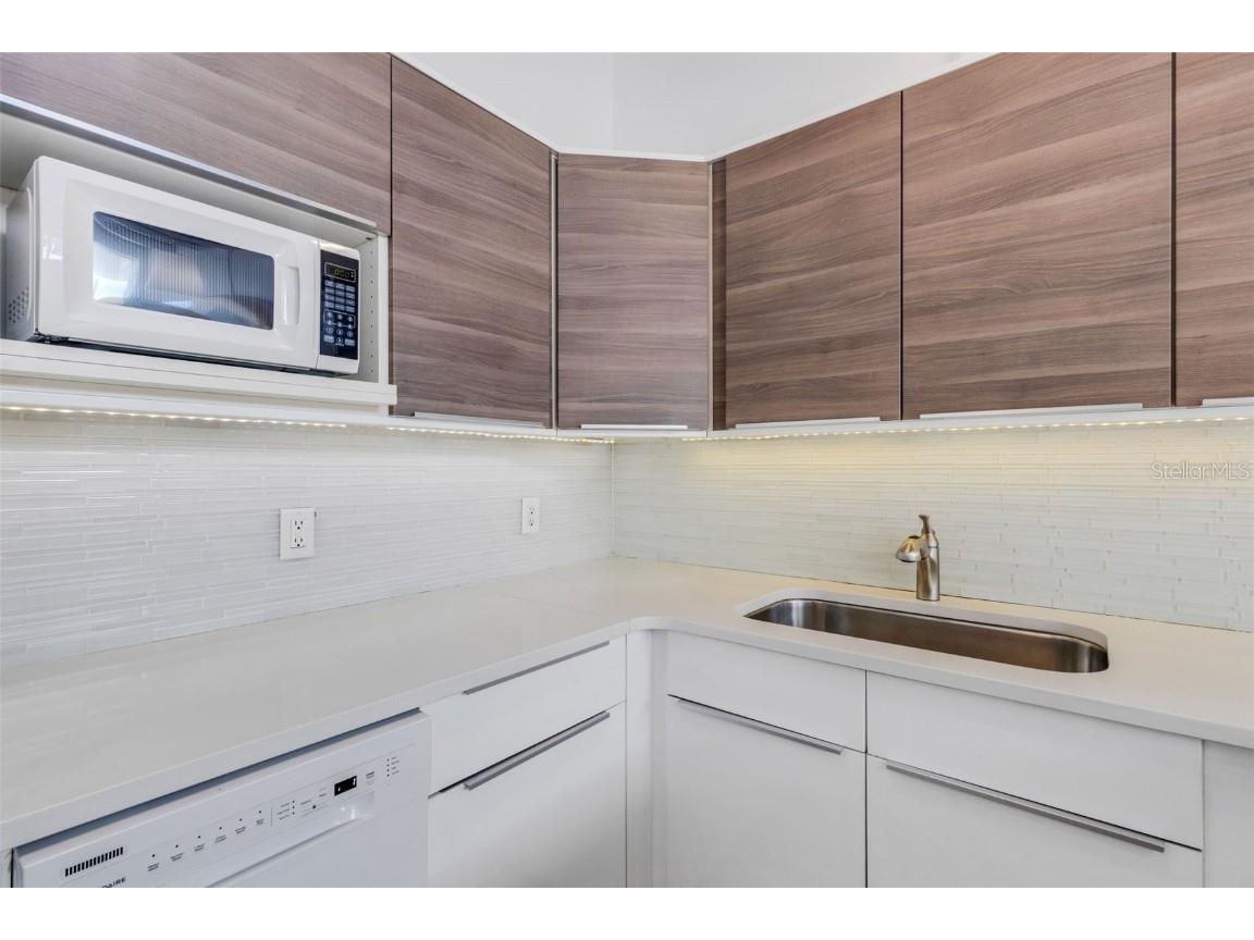 1129 Seaside Drive #7 Sarasota FL 34242 - GULF OF AMERICA A4667455 image17