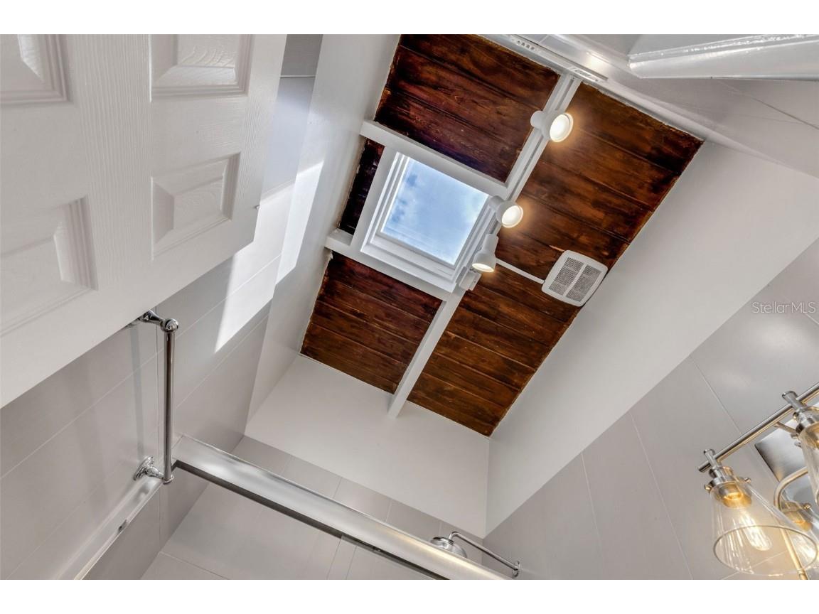 1129 Seaside Drive #7 Sarasota FL 34242 - GULF OF AMERICA A4667455 image21