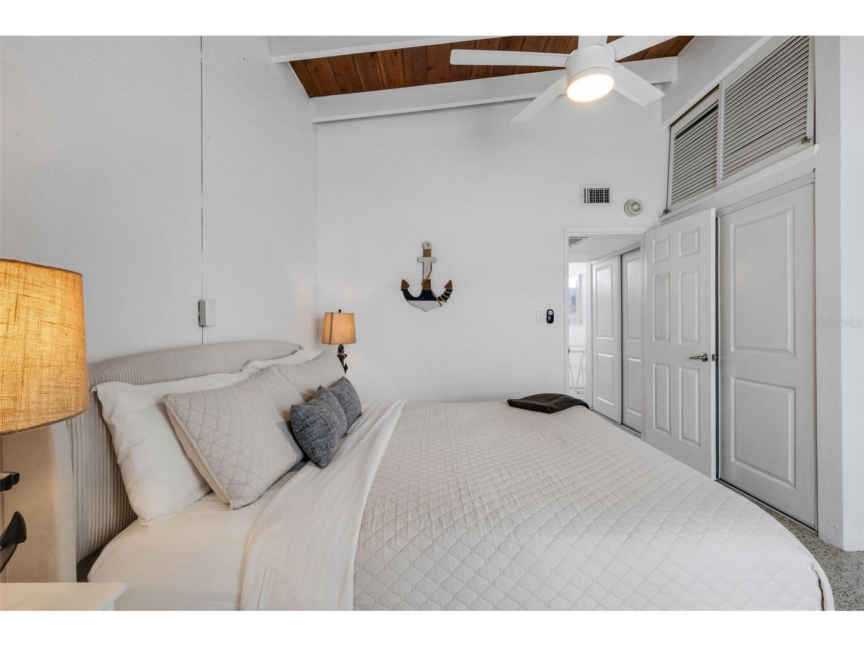 1129 Seaside Drive #7 Sarasota FL 34242 O6384384 image19