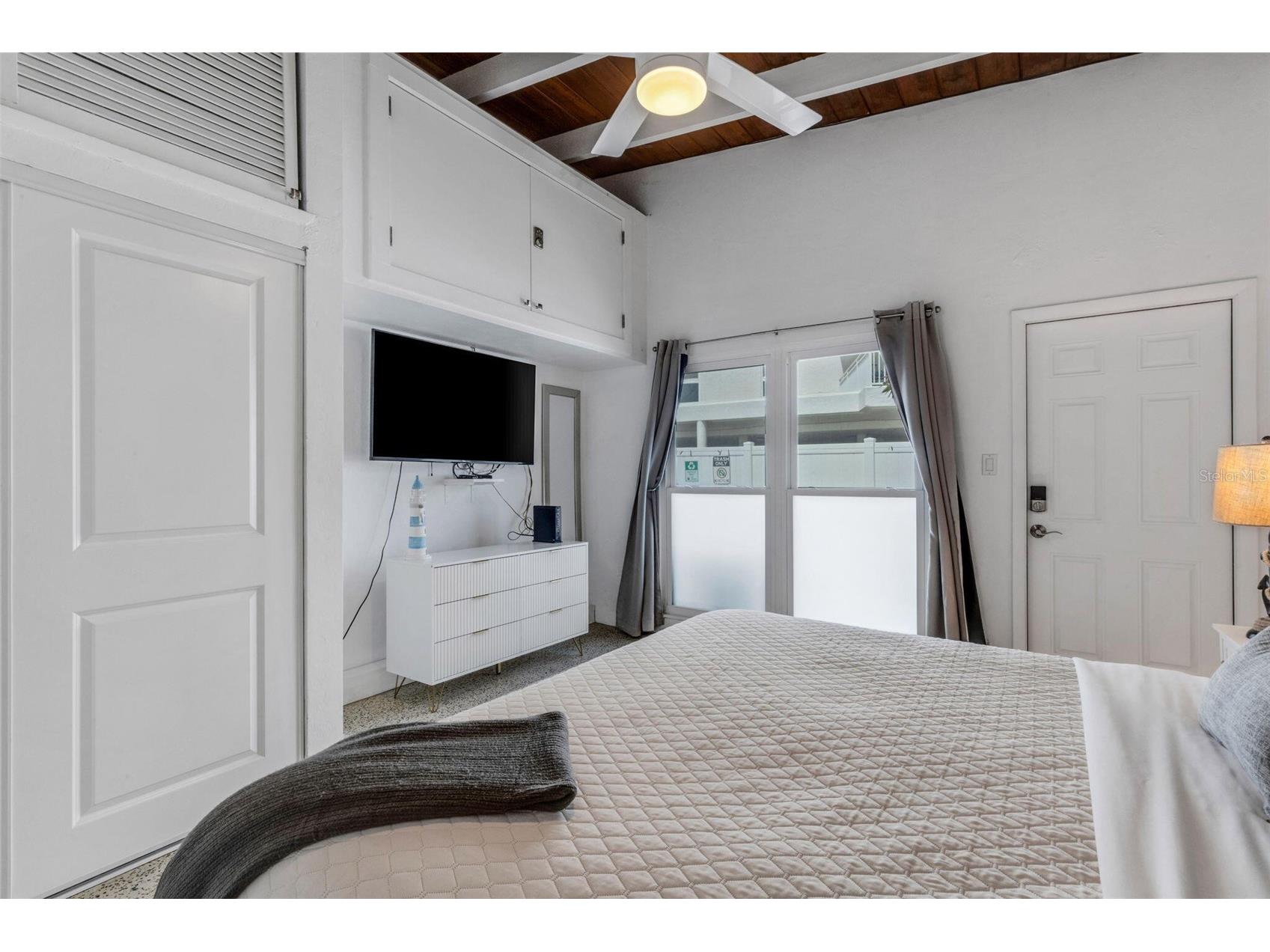 1129 Seaside Drive #7 Sarasota FL 34242 O6384384 image24