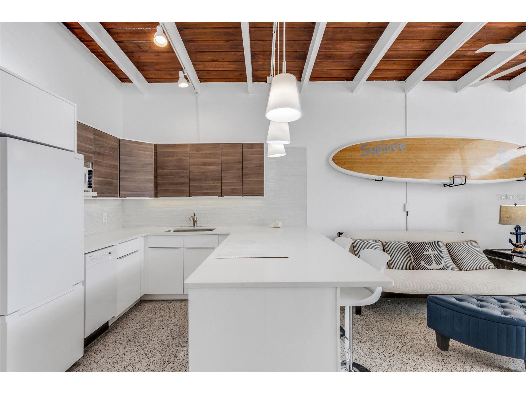 1129 Seaside Drive #7 Sarasota FL 34242 O6384384 image3