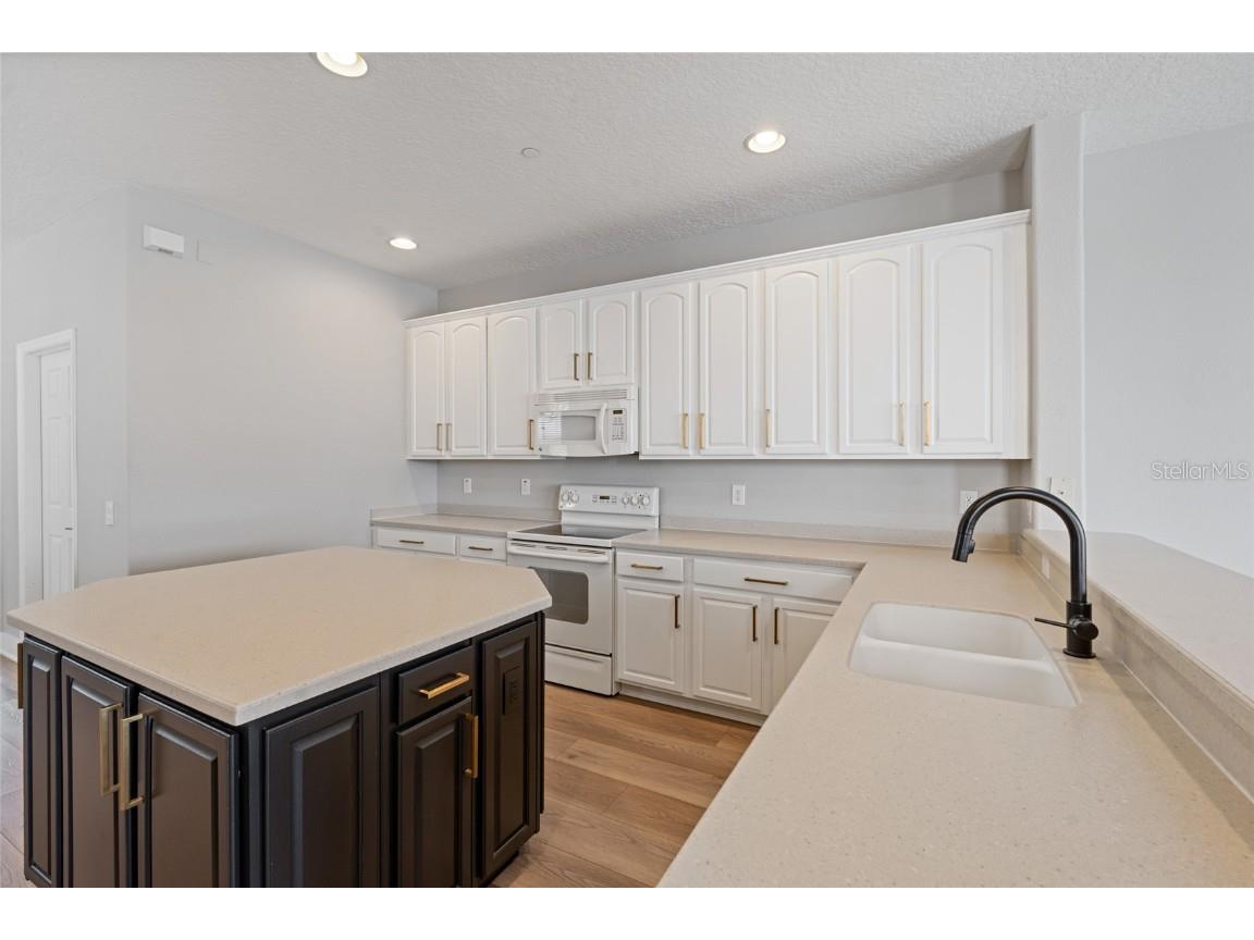 1129 Venetian Harbor Drive NE Saint Petersburg FL 33702 TB8426411 image12