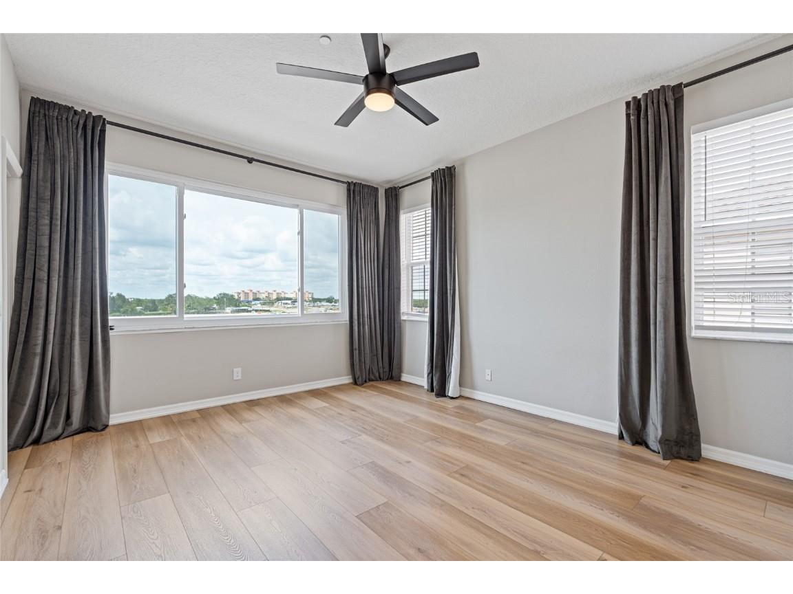 1129 Venetian Harbor Drive NE Saint Petersburg FL 33702 TB8426411 image29