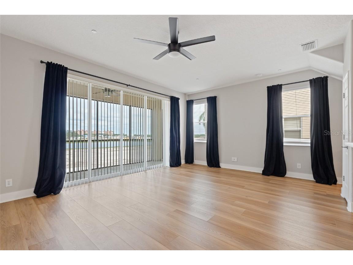 1129 Venetian Harbor Drive NE Saint Petersburg FL 33702 TB8426411 image8