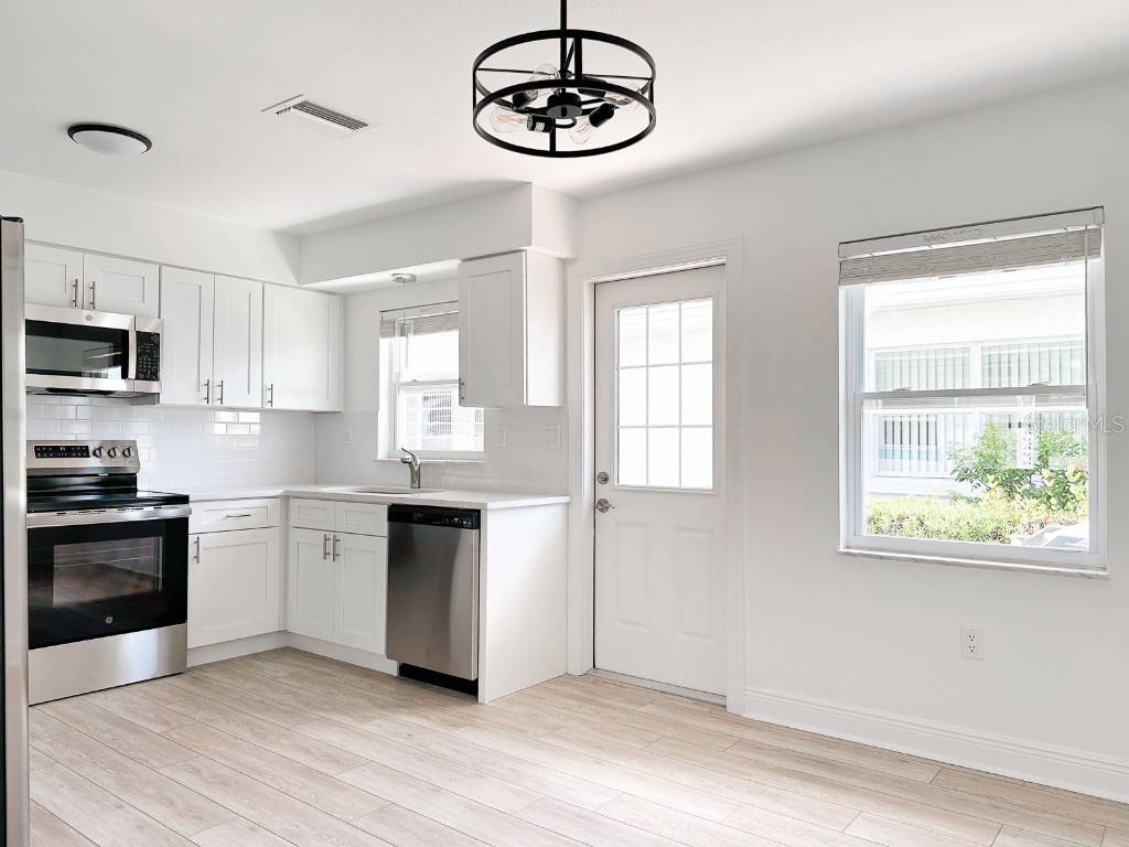 11295 1st Street E Treasure Island FL 33706 TB8432743 image17