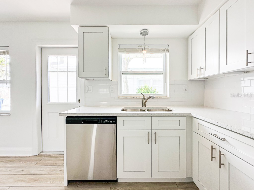 11295 1st Street E Treasure Island FL 33706 TB8432743 image42