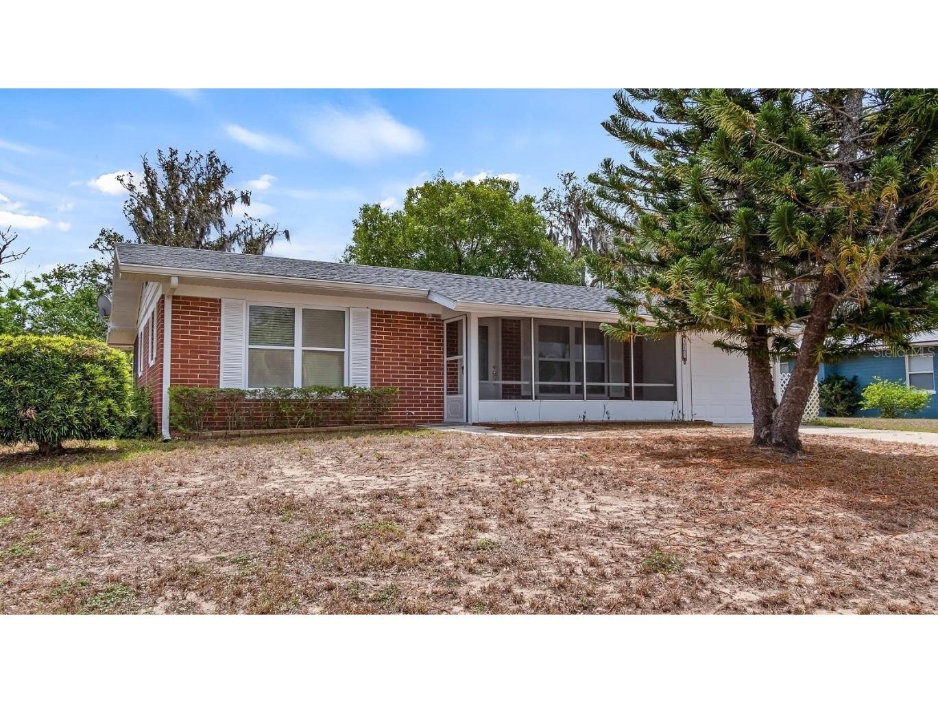 113 E Myrtle Street Howey In The Hills FL 34737 - LITTLE LAKE HARRIS G5067631 image1