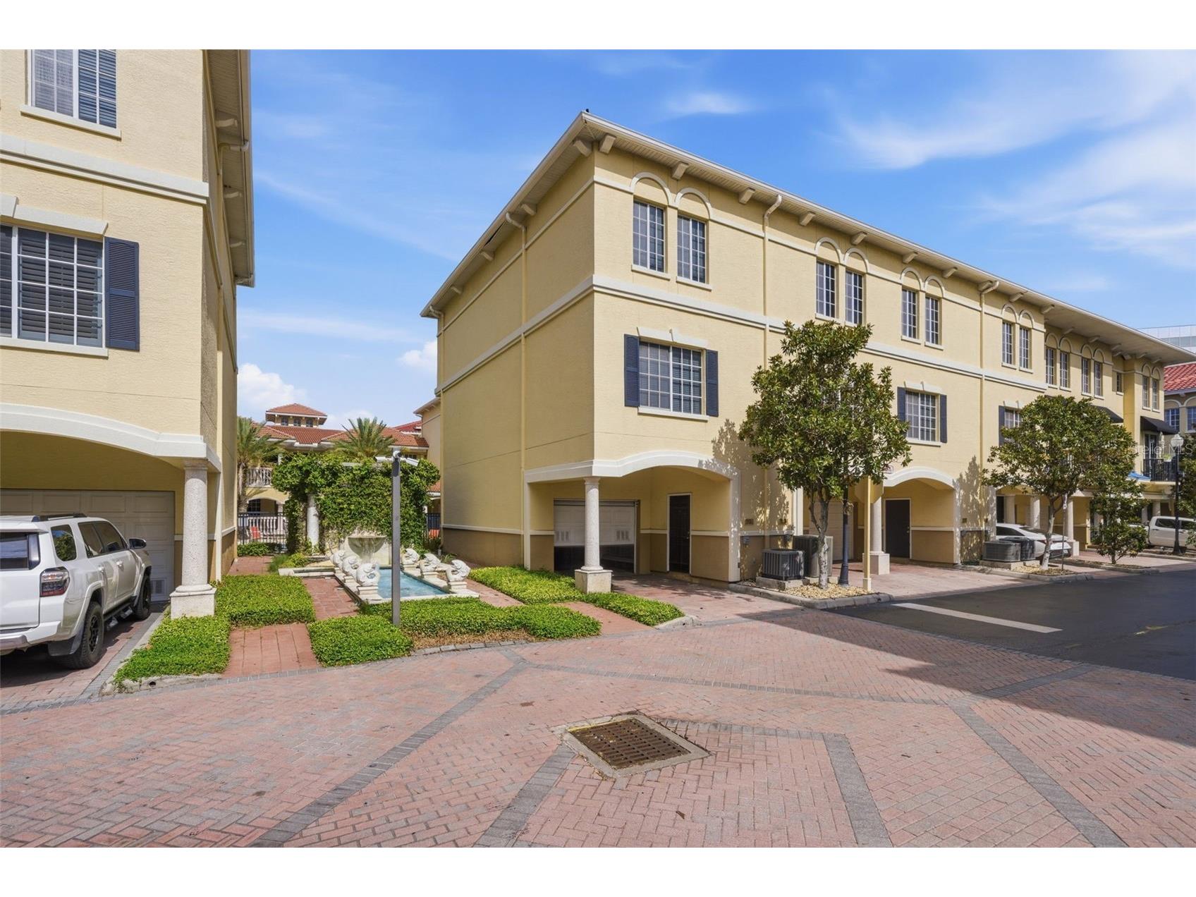 113 Grand Beach Place Tampa FL 33609 TB8518319 image1