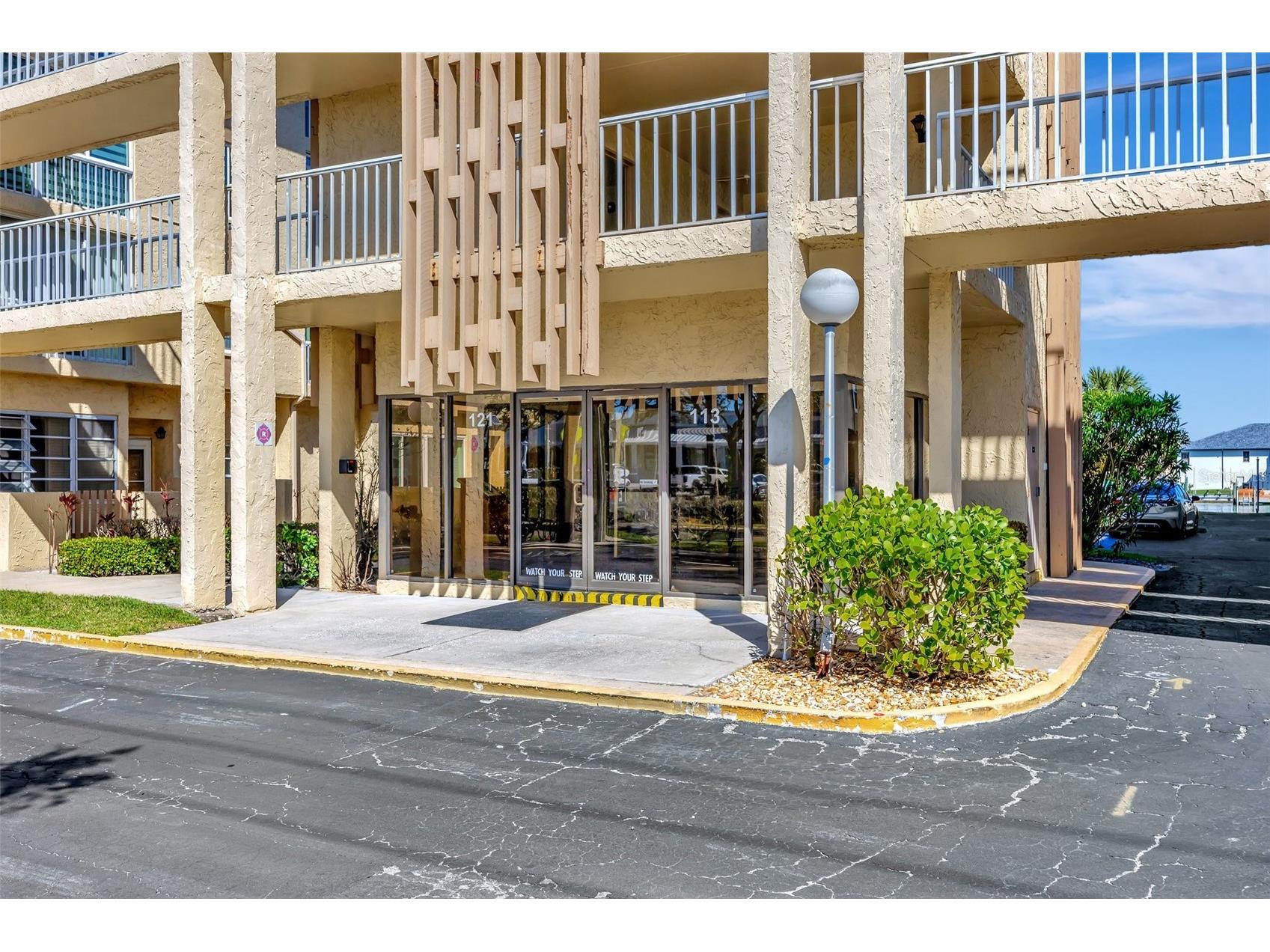 113 Island Way #241 Clearwater Beach FL 33767 - CLEARWATER HARBOR AND BAY TB8468180 image1