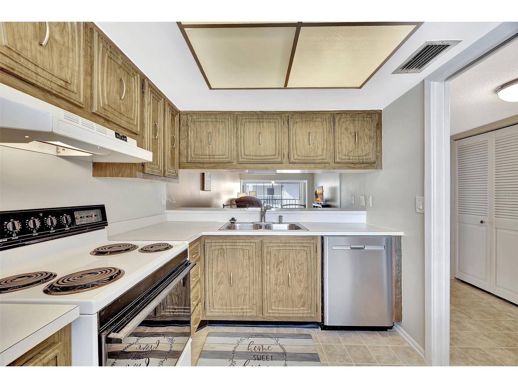 113 Island Way #241 Clearwater Beach FL 33767 - CLEARWATER HARBOR AND BAY TB8468180 image32