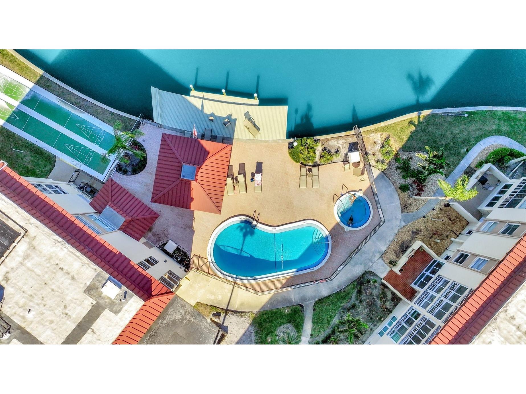 113 Island Way #241 Clearwater Beach FL 33767 - CLEARWATER HARBOR AND BAY TB8468180 image4