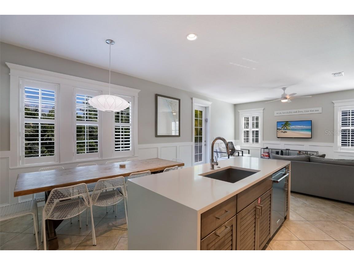 113 Maple Avenue Anna Maria FL 34216 A4649747 image10