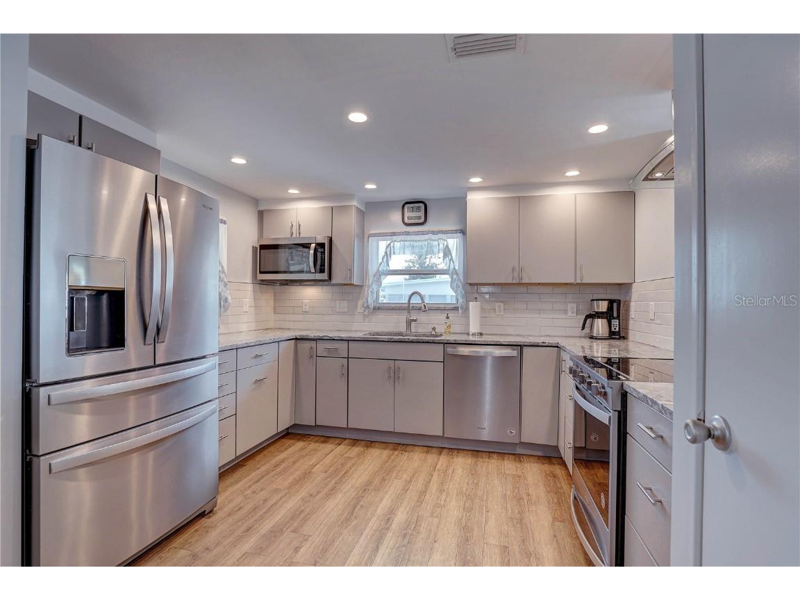 113 Royal Palm Circle Largo FL 33778 TB8422562 image11