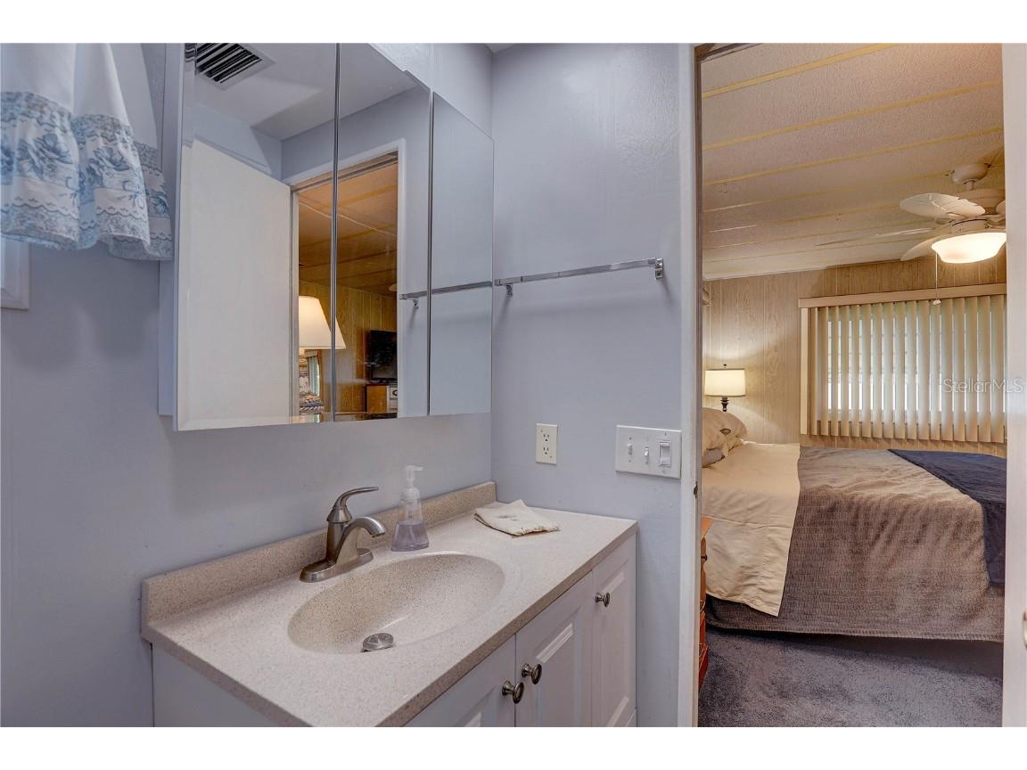 113 Royal Palm Circle Largo FL 33778 TB8422562 image18