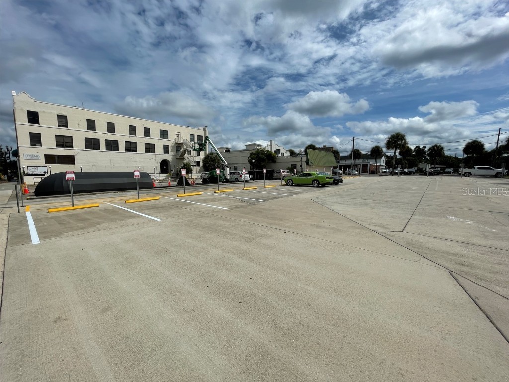 113 S Woodland Boulevard Deland FL 32720 V4939792 image3