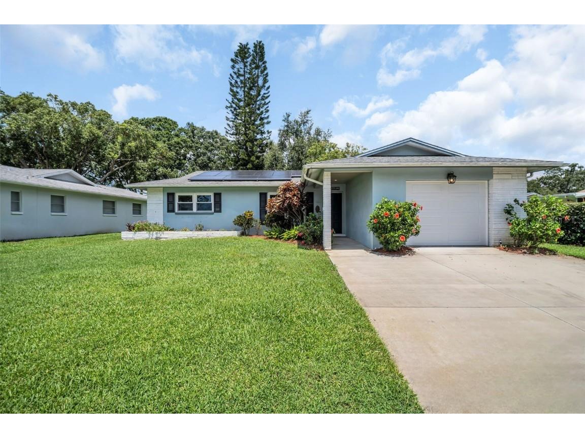 113 Stafford Drive Palm Harbor FL 34684 - LAKE TARPON TB8419985 image1
