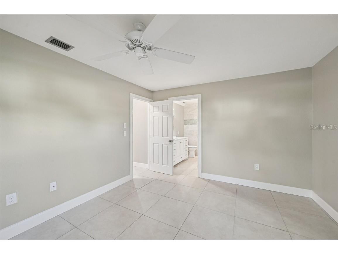 113 Whispering Sands Drive #V-47 Sarasota FL 34242 A4670850 image12