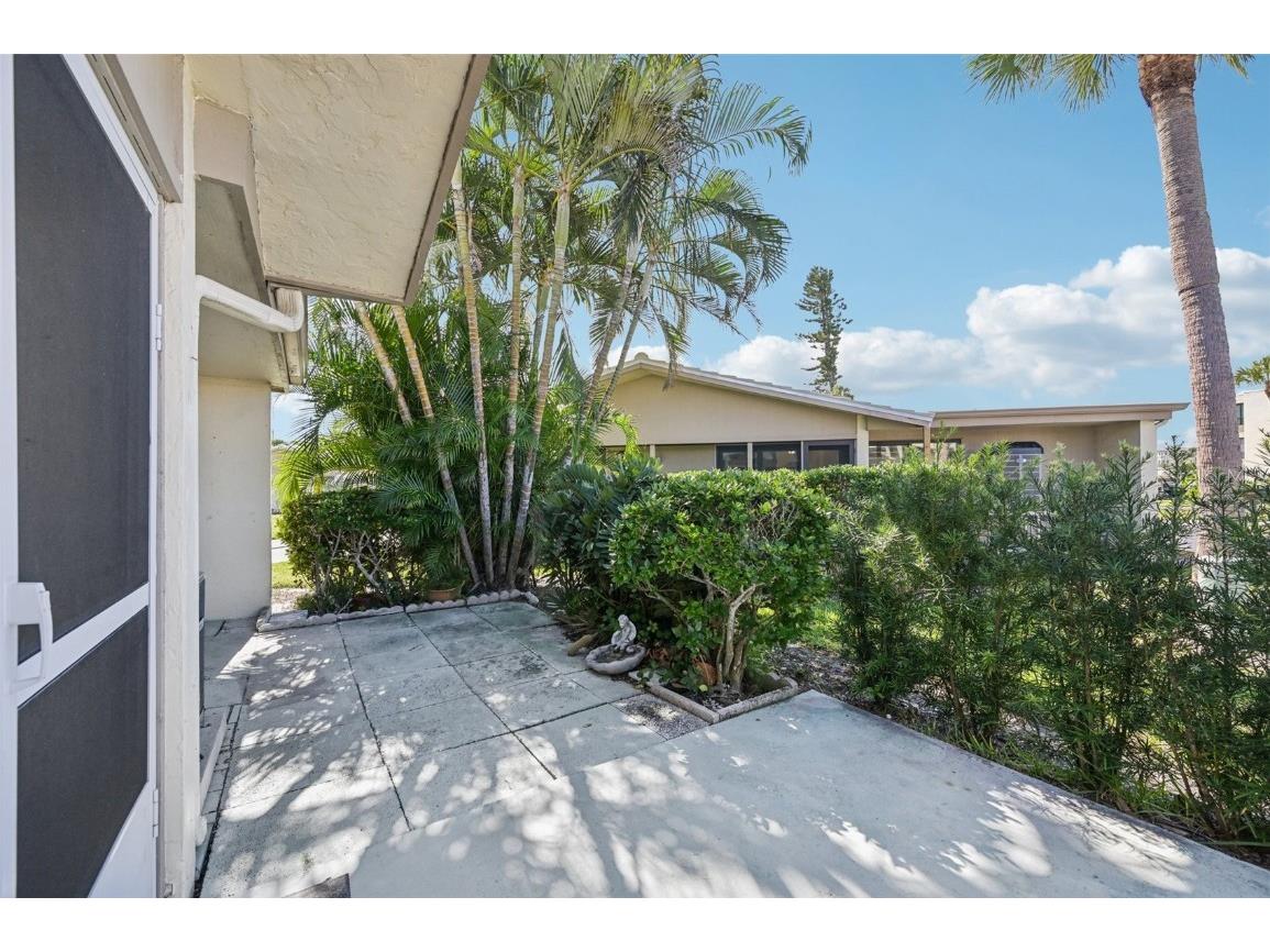 113 Whispering Sands Drive #V-47 Sarasota FL 34242 A4670850 image22