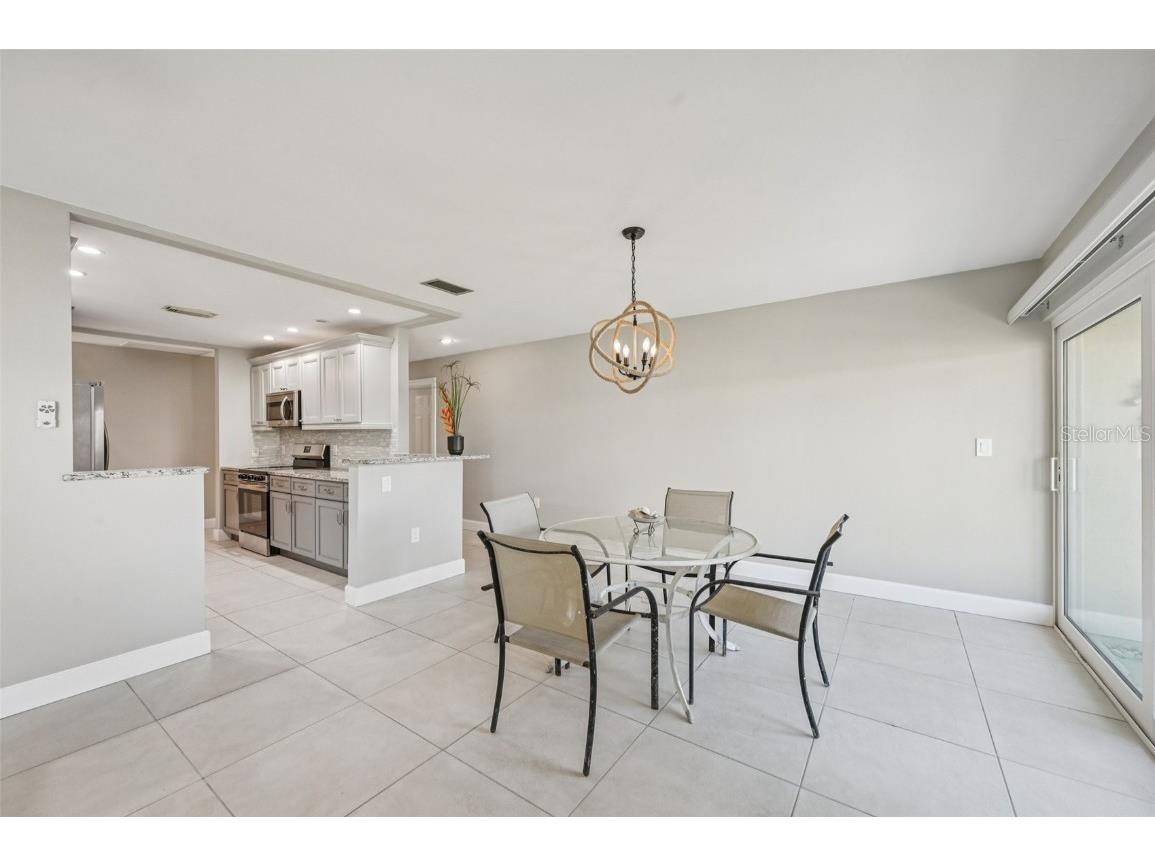 113 Whispering Sands Drive #V-47 Sarasota FL 34242 A4670850 image5