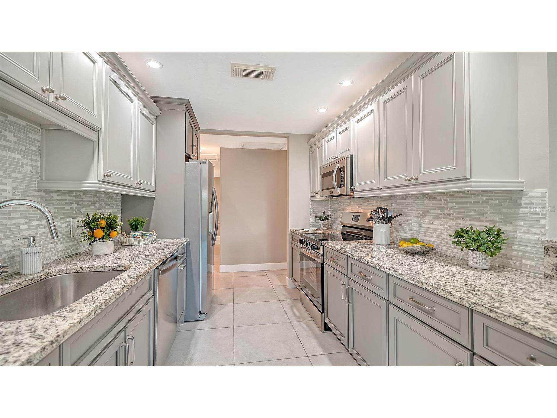 113 Whispering Sands Drive #V47 Sarasota FL 34242 - GULF OF AMERICA A4683156 image20