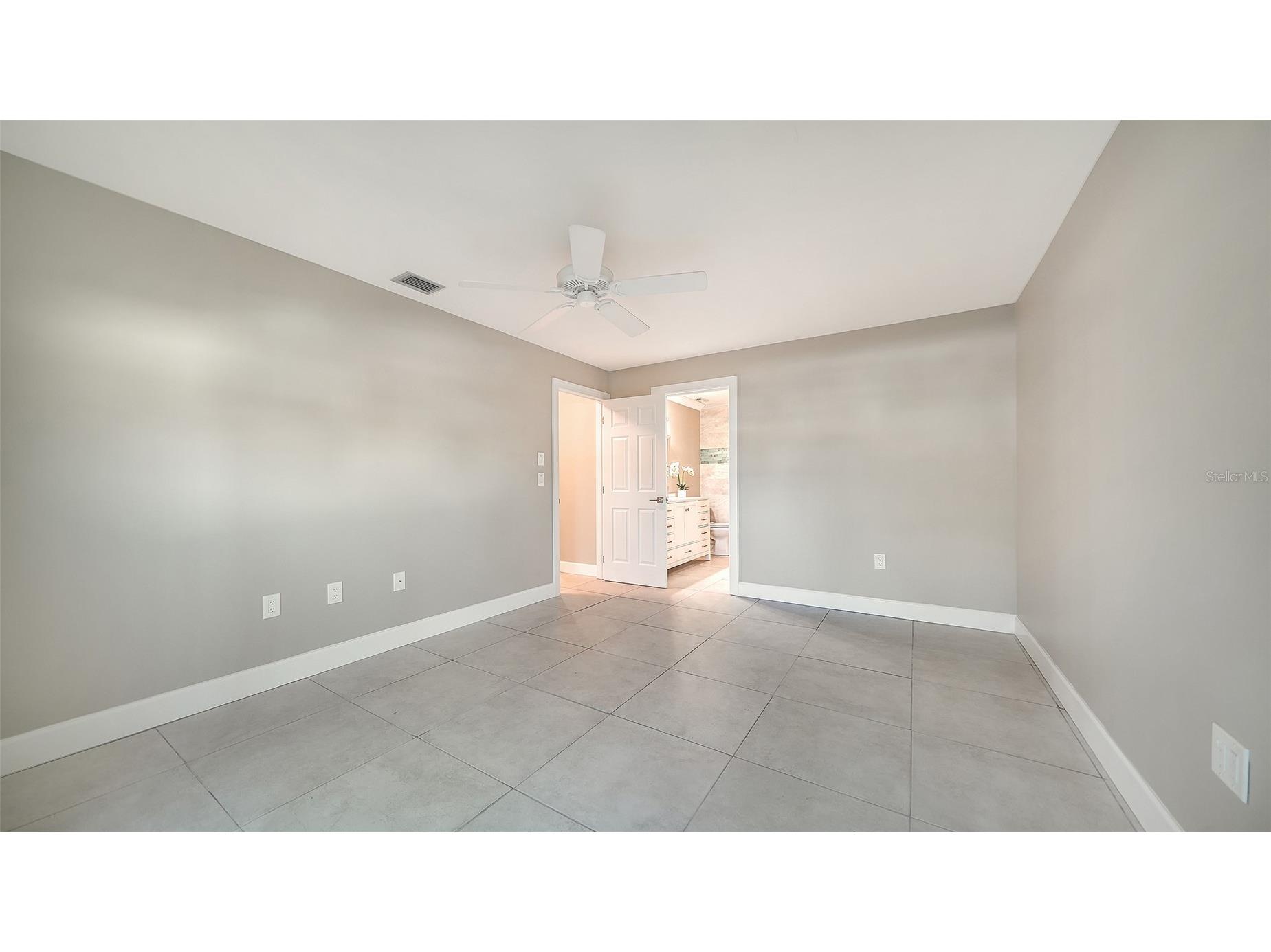 113 Whispering Sands Drive #V47 Sarasota FL 34242 - GULF OF AMERICA A4683156 image29