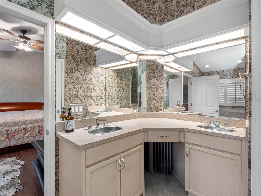 113 Yacht Club Circle North Redington Beach FL 33708 TB8406813 image23