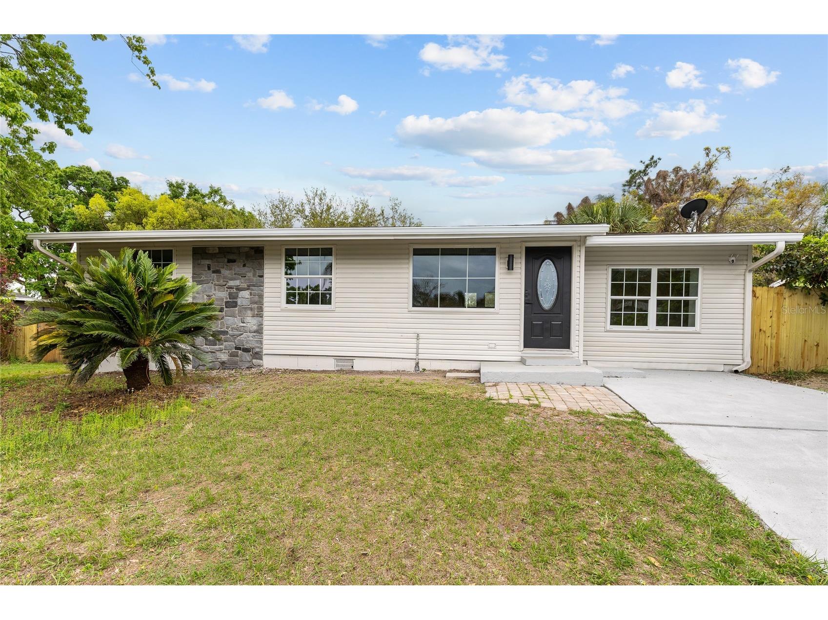1130 Carlson Drive Orlando FL 32804 O6390270 image1