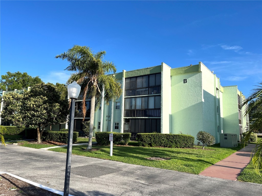 1130 N Lake Parker Avenue #B213 Lakeland FL 33805 - LAKE PARKER O6108182 image1
