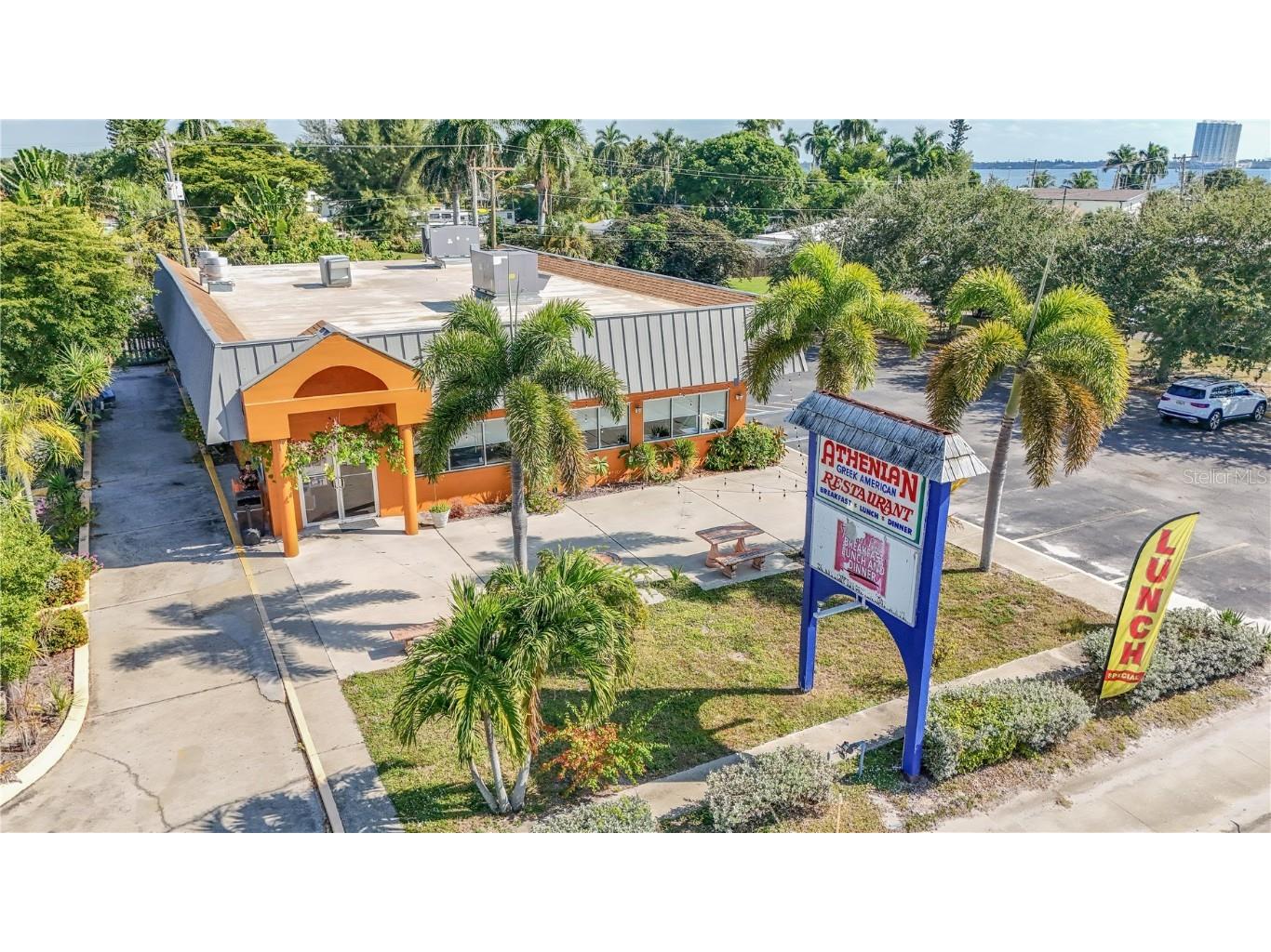 1130 N Tamiami Trail North Fort Myers FL 33903 C7518495 image1