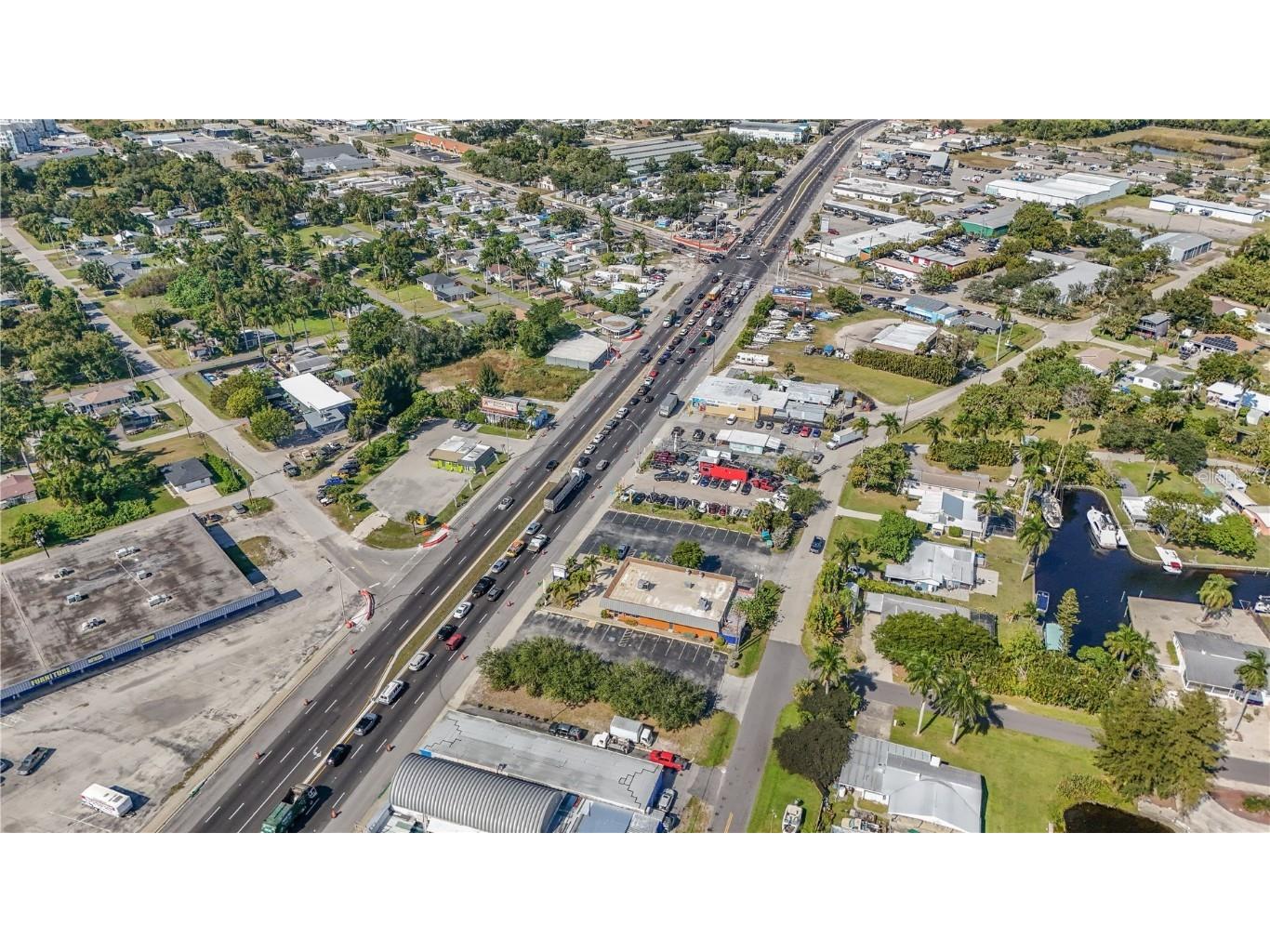 1130 N Tamiami Trail North Fort Myers FL 33903 C7518495 image8