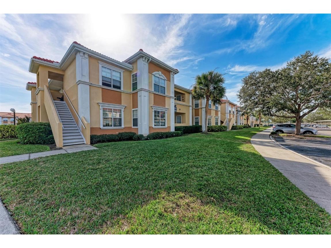 1130 Villagio Circle #206 Sarasota FL 34237 A4595381 image1