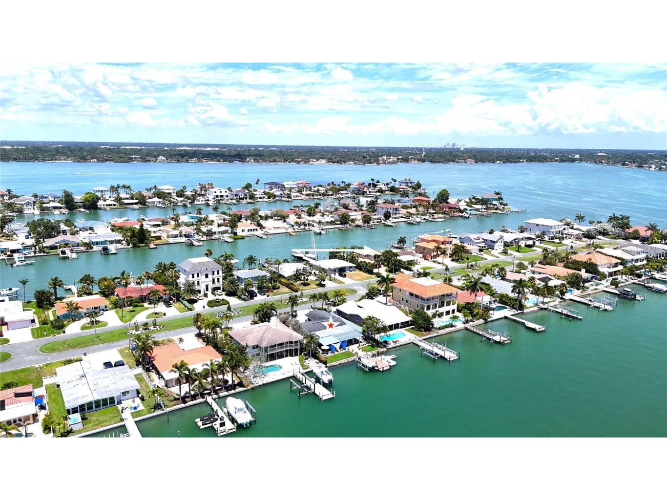 11300 7th Street E Treasure Island FL 33706 - BOCA CIEGA BAY TB8330444 image1