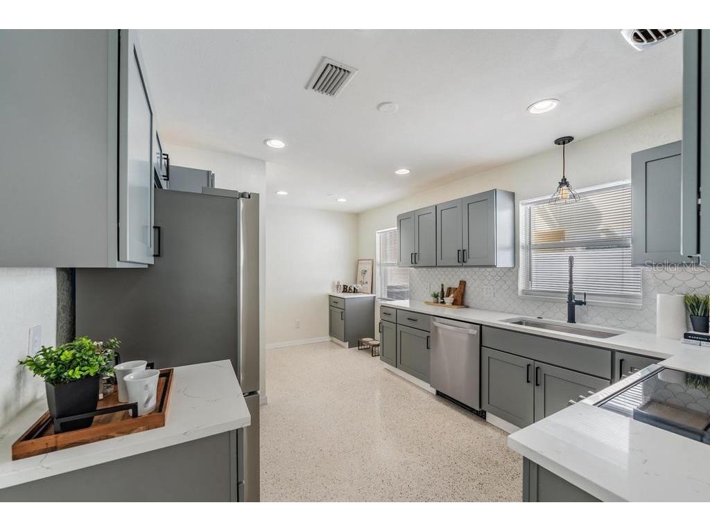 11305 5th Street E Treasure Island FL 33706 - BOCA CIEGA BAY TB8444763 image9