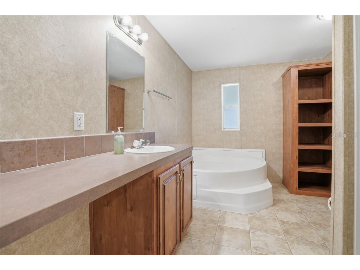 11305 Broadview Road Seffner FL 33584 TB8446022 image18