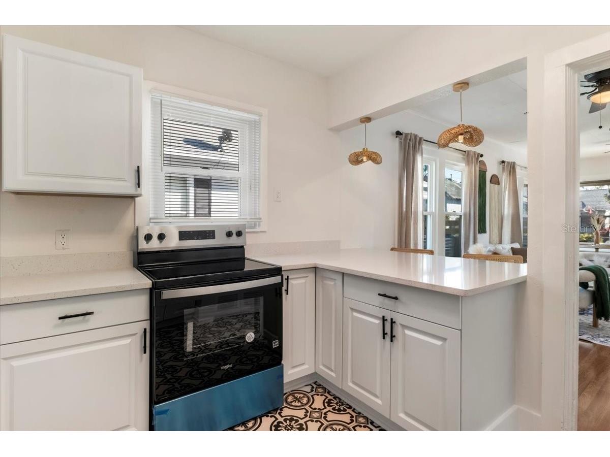 1131 10th Avenue S Saint Petersburg FL 33705 TB8476164 image14