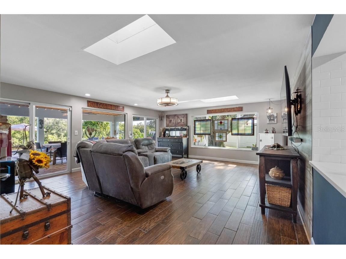 1131 45th Avenue NE Saint Petersburg FL 33703 TB8424675 image29