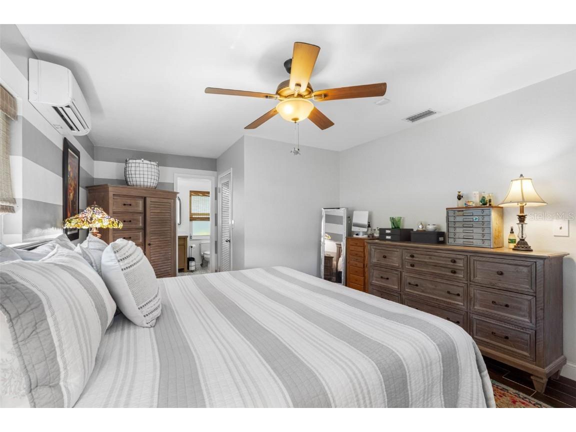 1131 45th Avenue NE Saint Petersburg FL 33703 TB8424675 image32