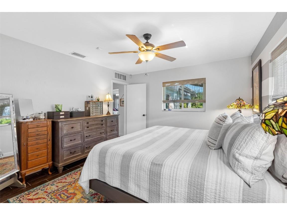 1131 45th Avenue NE Saint Petersburg FL 33703 TB8424675 image33